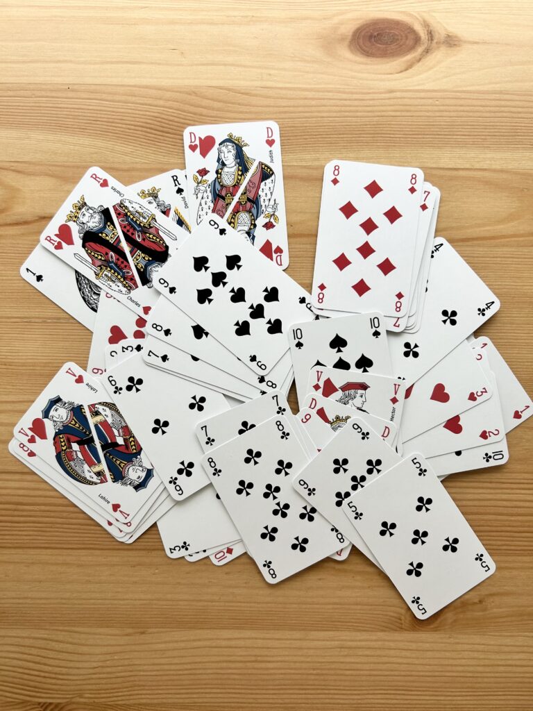 Vous voulez briller à vos soirées … avec un simple jeu de 52 cartes ? 